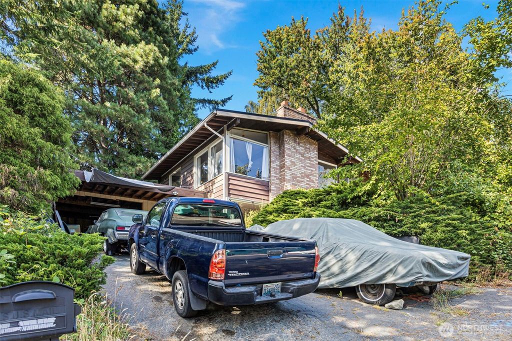 Photo of 216 S 173rd Place, Burien, WA 98148 (MLS # 2460026)