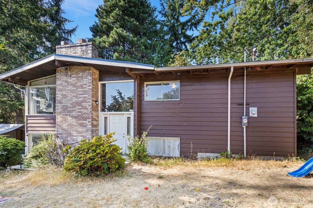 Photo of 216 S 173rd Place, Burien, WA 98148 (MLS # 2460026)