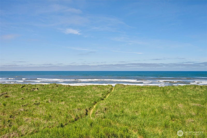 1307 Ocean Shores Boulevard SW 33