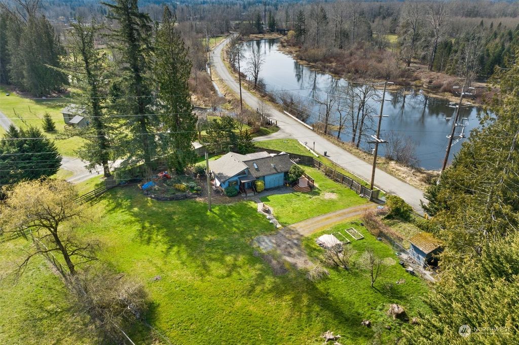 Photo of 34323 SE 39th Place, Fall City, WA 98024 (MLS # 2046412)