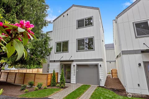 Photo of 10326 Ashworth Avenue N, Seattle, WA 98133 (MLS # 2565671)