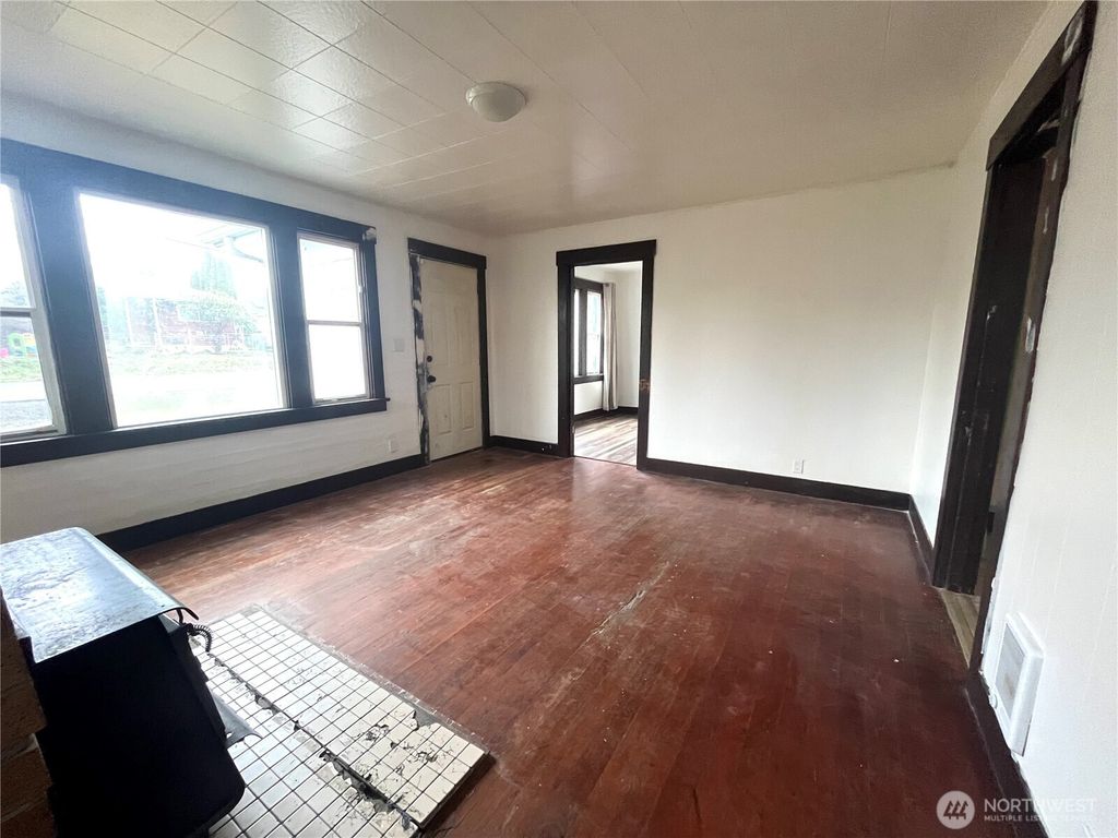 Photo of 915 Cascade Avenue, Shelton, WA 98584 (MLS # 2476441)