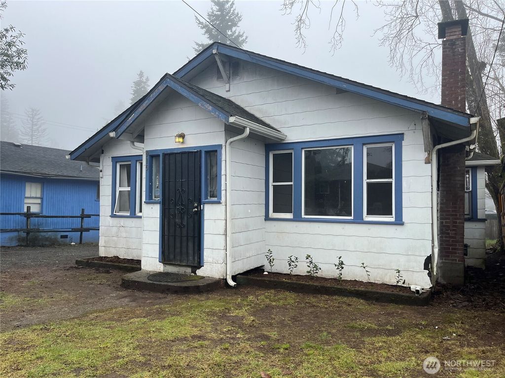 Photo of 915 Cascade Avenue, Shelton, WA 98584 (MLS # 2476441)