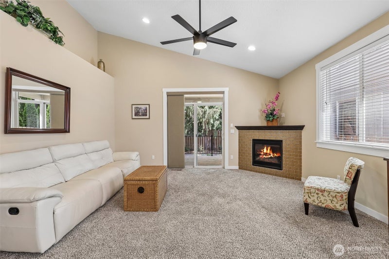2512 NE 84th Circle