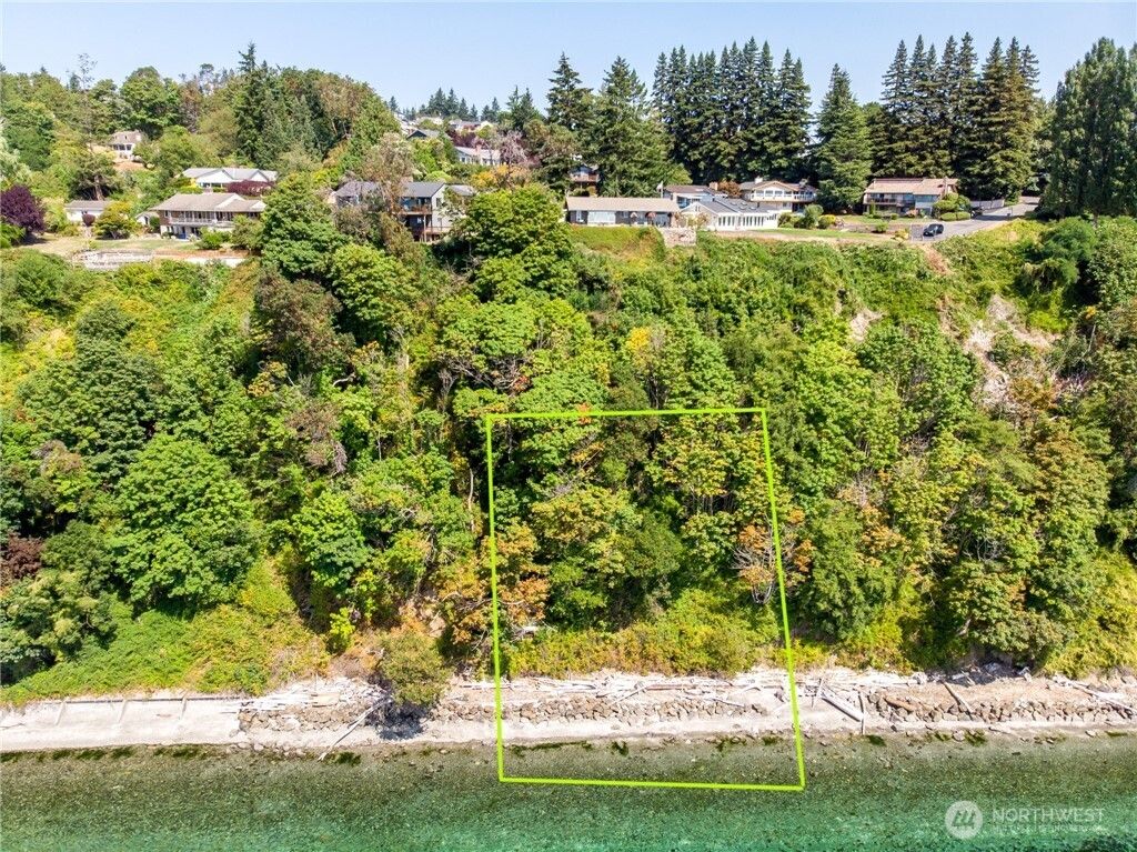 Photo of 161 S 216th Street, Normandy Park, WA 98166 (MLS # 2423155)
