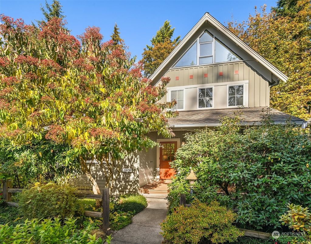 Photo of 13414 NE 111 Court, Redmond, WA 98052 (MLS # 2306983)