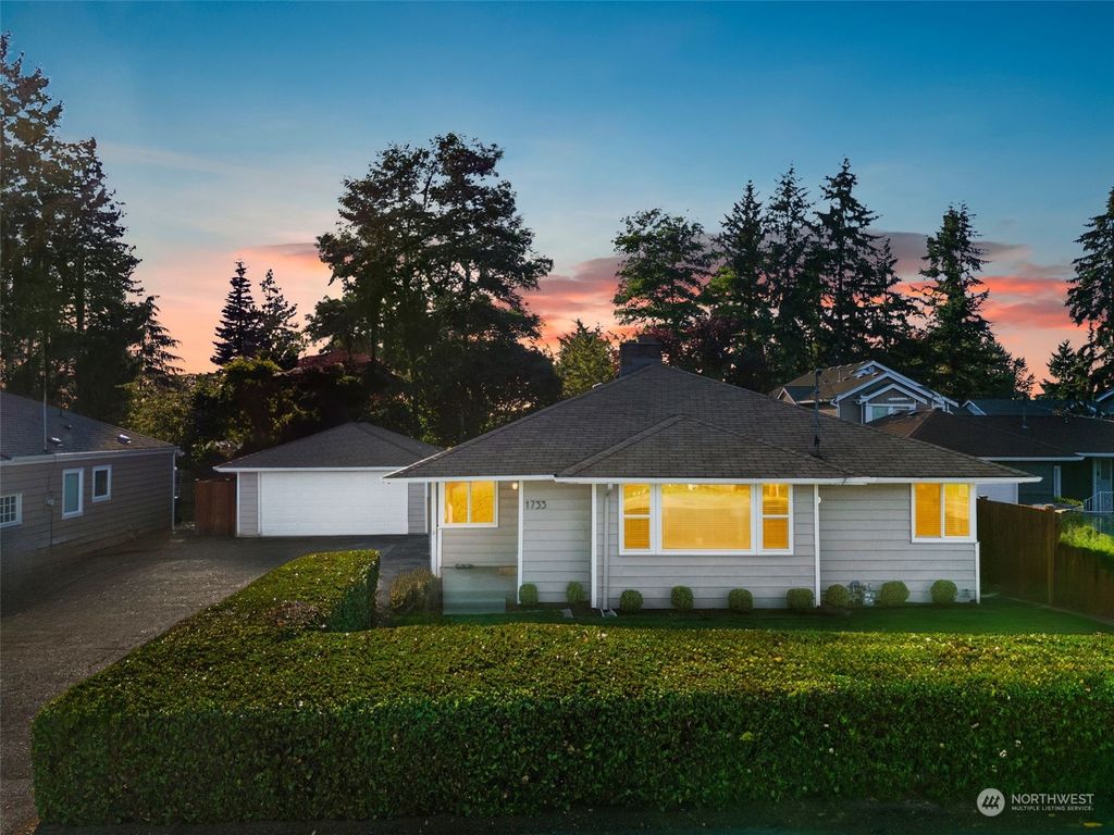 Photo of 1733 Aberdeen Avenue NE, Renton, WA 98056 (MLS # 2290694)