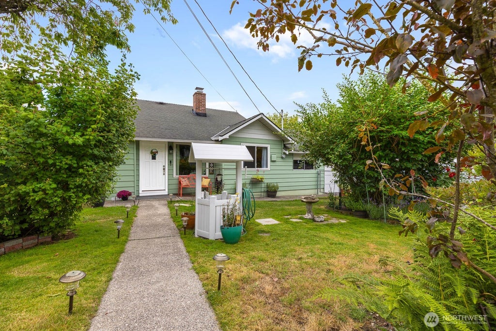 Photo of 2430 197th Place SW, Lynnwood, WA 98036 (MLS # 2545569)