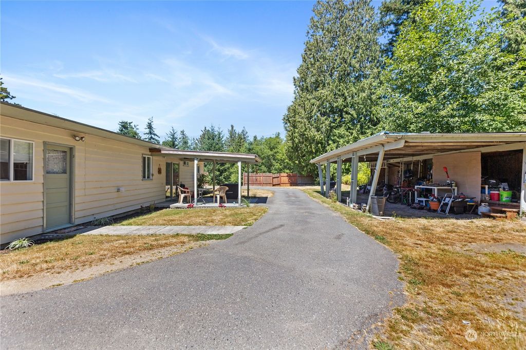 Photo of 5915 Seahurst Avenue, Everett, WA 98203 (MLS # 2141484)