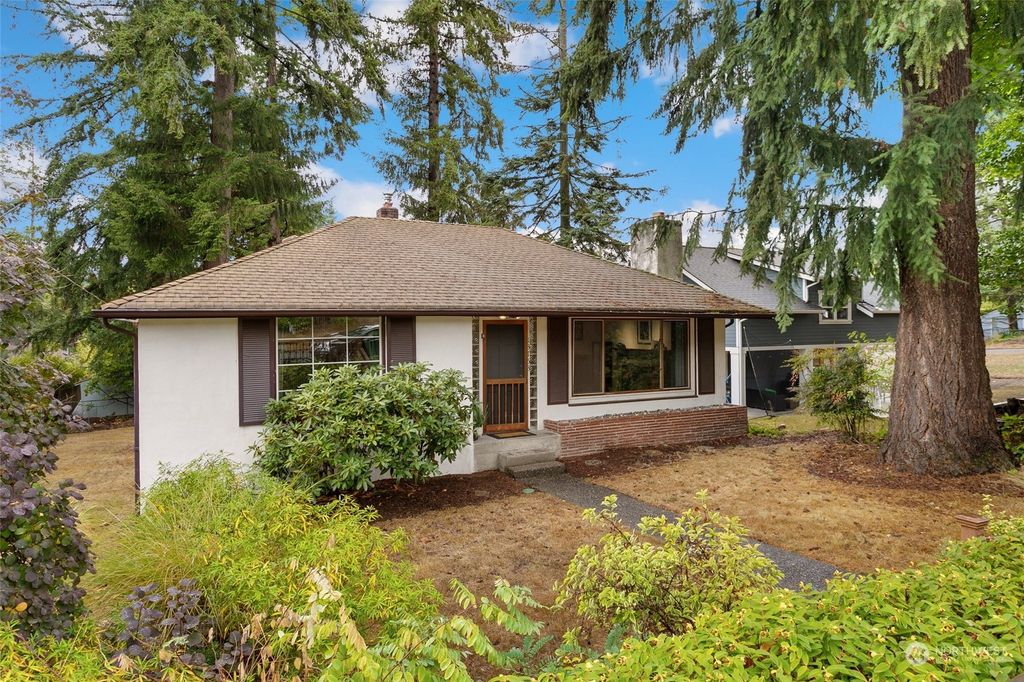 Photo of 13753 22nd Avenue NE, Seattle, WA 98125 (MLS # 2165802)