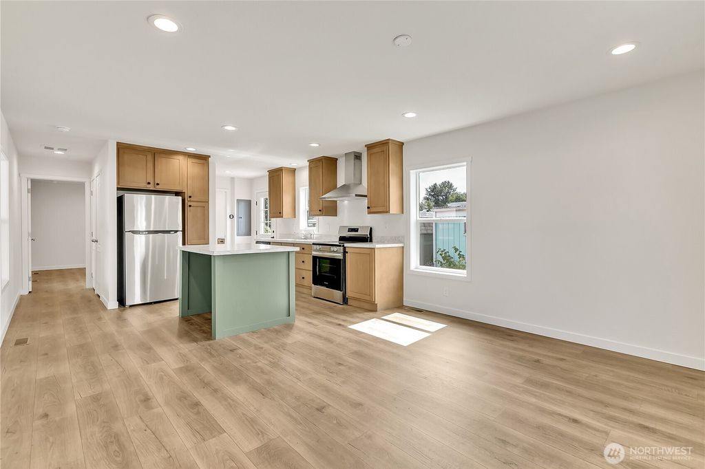 Photo of 3237 S 182nd Place #221, SeaTac, WA 98188 (MLS # 2409649)