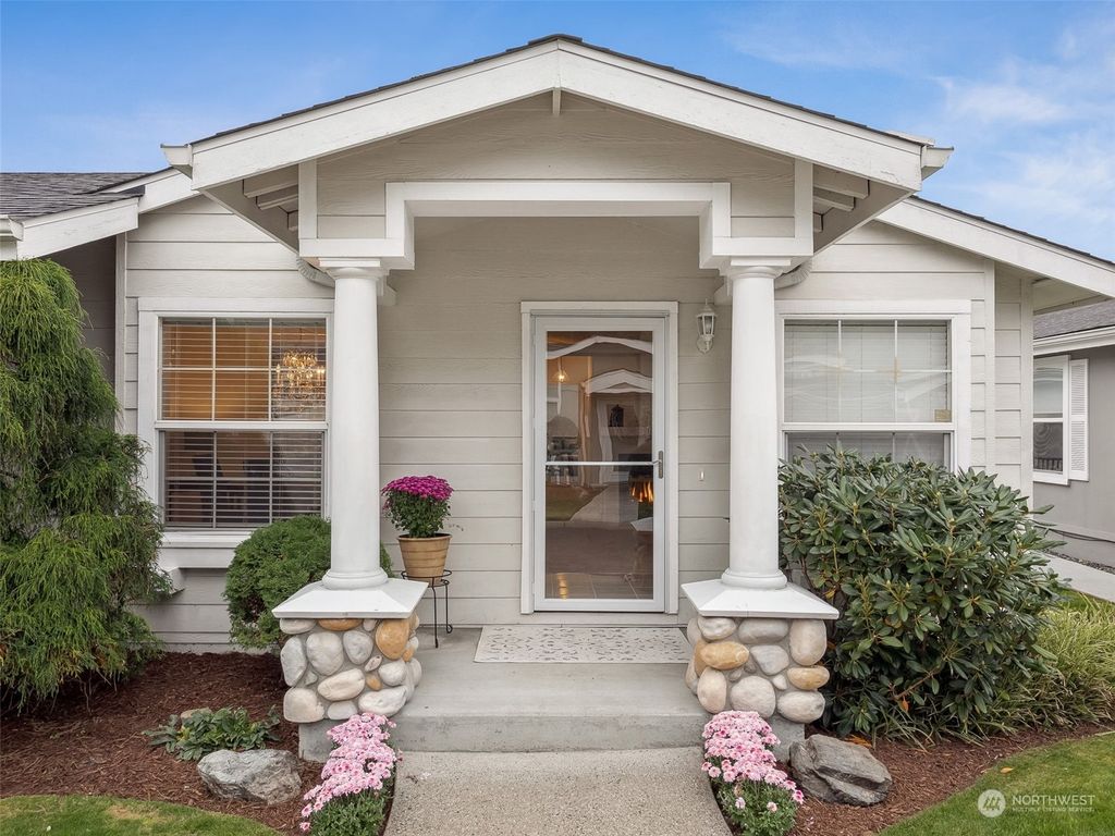 Photo of 24049 223rd Place SE #122, Maple Valley, WA 98038 (MLS # 2297966)