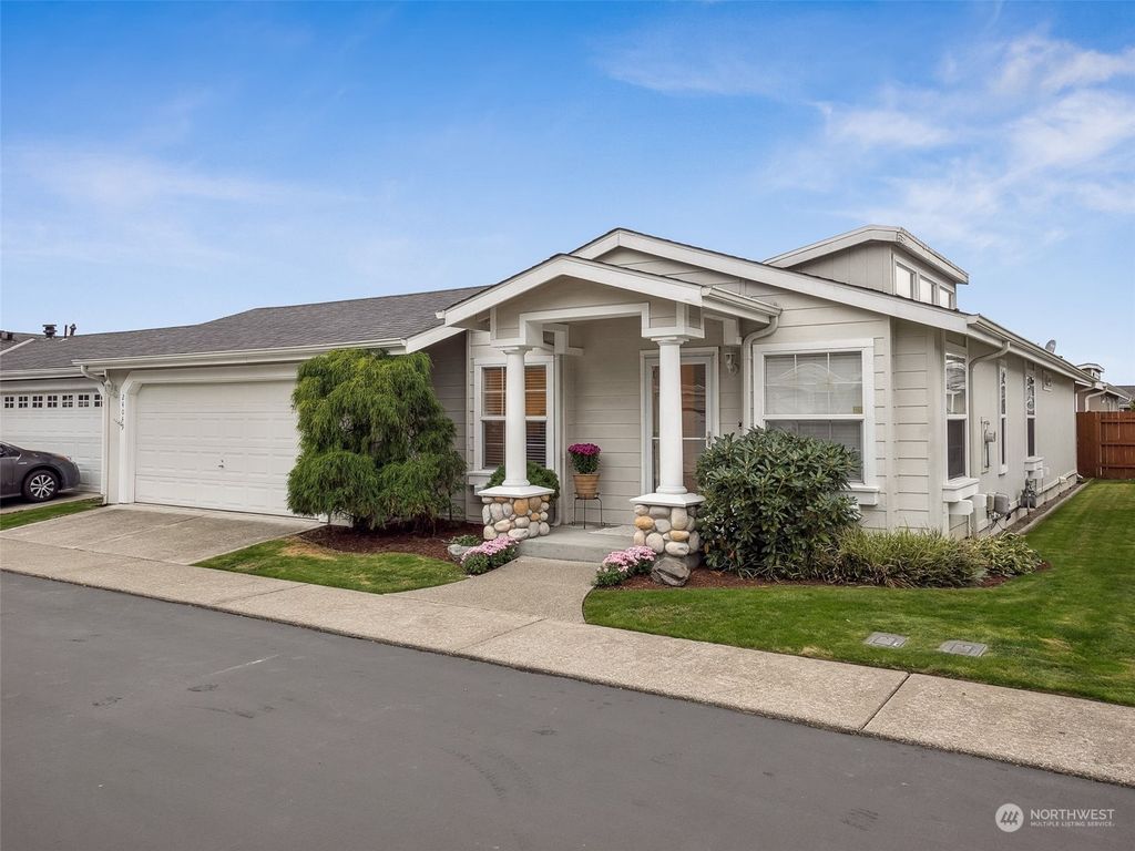 Photo of 24049 223rd Place SE #122, Maple Valley, WA 98038 (MLS # 2297966)