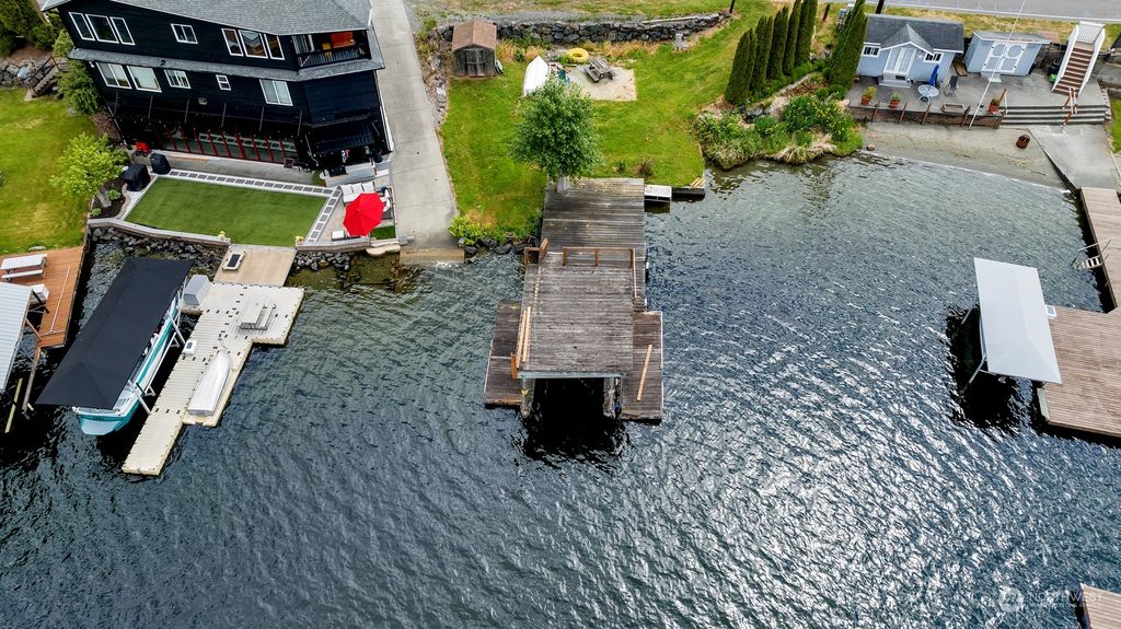 Photo of 426 S Lake Stevens Road #1, Lake Stevens, WA 98258 (MLS # 2158228)