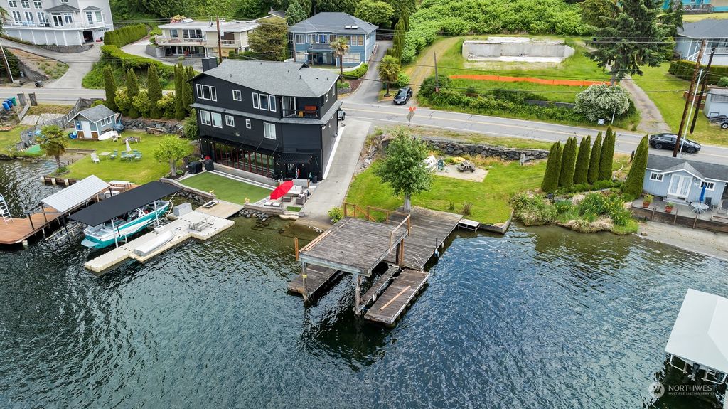 Photo of 426 S Lake Stevens Road #1, Lake Stevens, WA 98258 (MLS # 2158228)