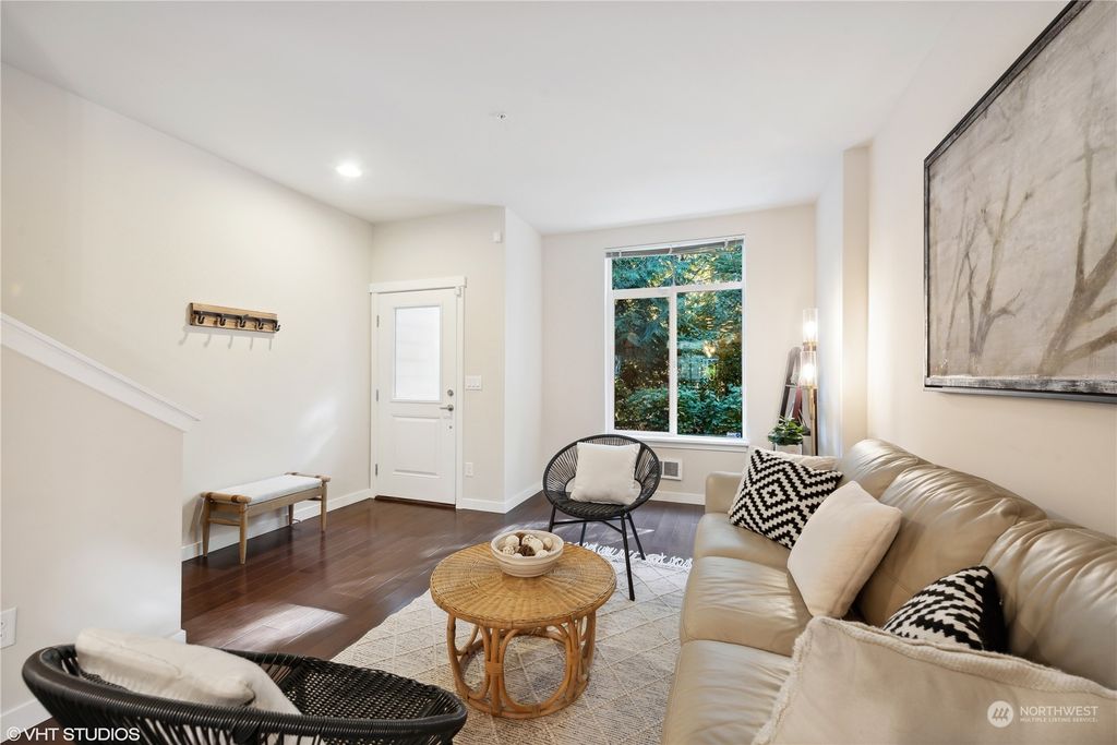 Photo of 2123 NW Moraine Place, Issaquah, WA 98027 (MLS # 2008326)