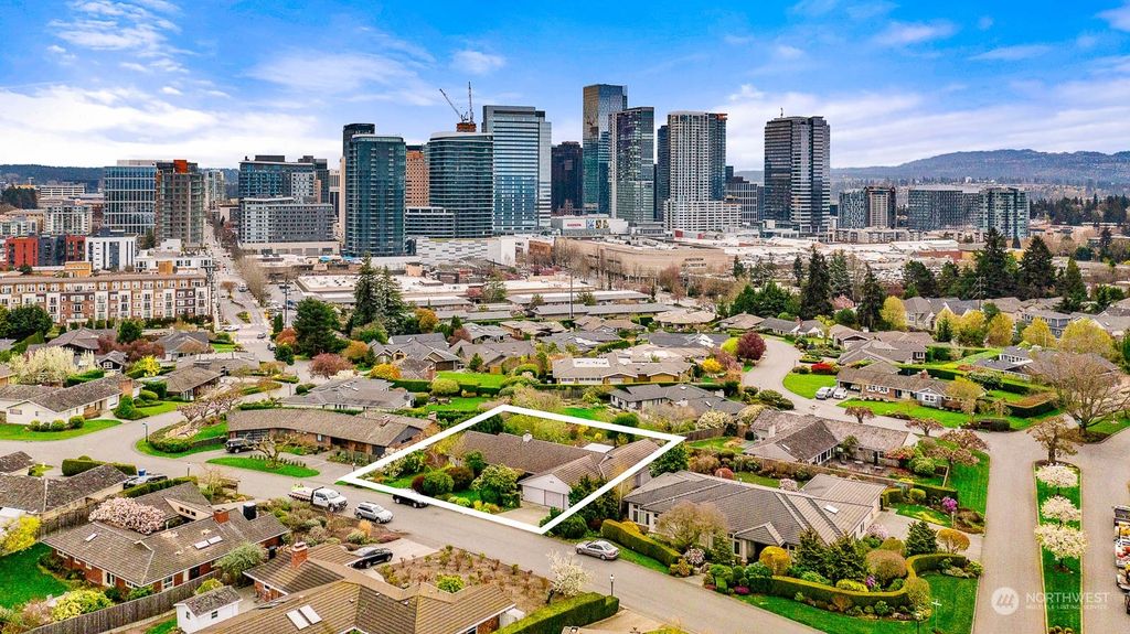 Photo of 9815 Vineyard Crest Crst, Bellevue, WA 98004 (MLS # 2215574)