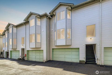 Photo of 10 E Casino Road #2, Everett, WA 98208 (MLS # 2436017)