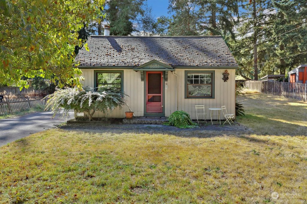 Photo of 19151 7th Avenue NE, Shoreline, WA 98155 (MLS # 2154331)