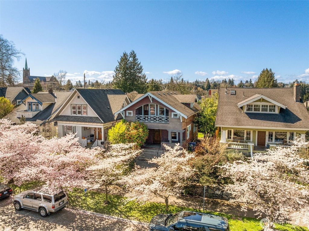 Photo of 5519 12th Avenue NE, Seattle, WA 98105 (MLS # 2500740)