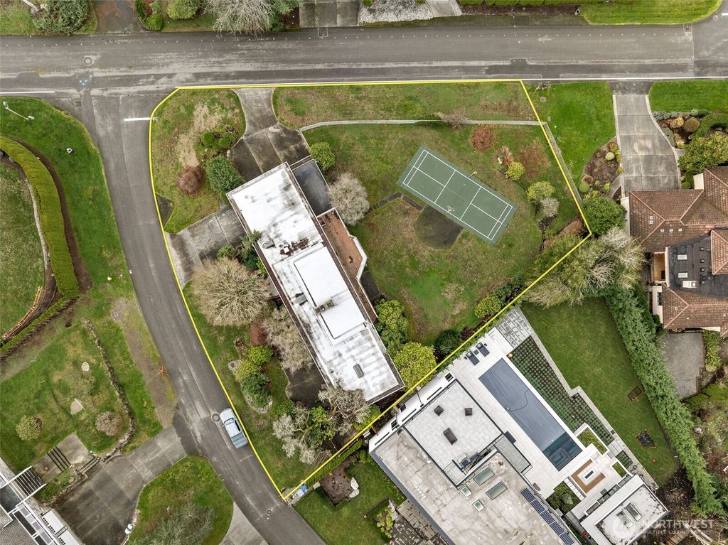 Photo of 9808 NE 33rd Street, Bellevue, WA 98004 (MLS # 2470548)