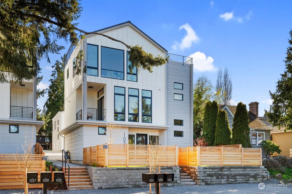 Photo of 1031 NE 98th Street, Seattle, WA 98115 (MLS # 2217306)