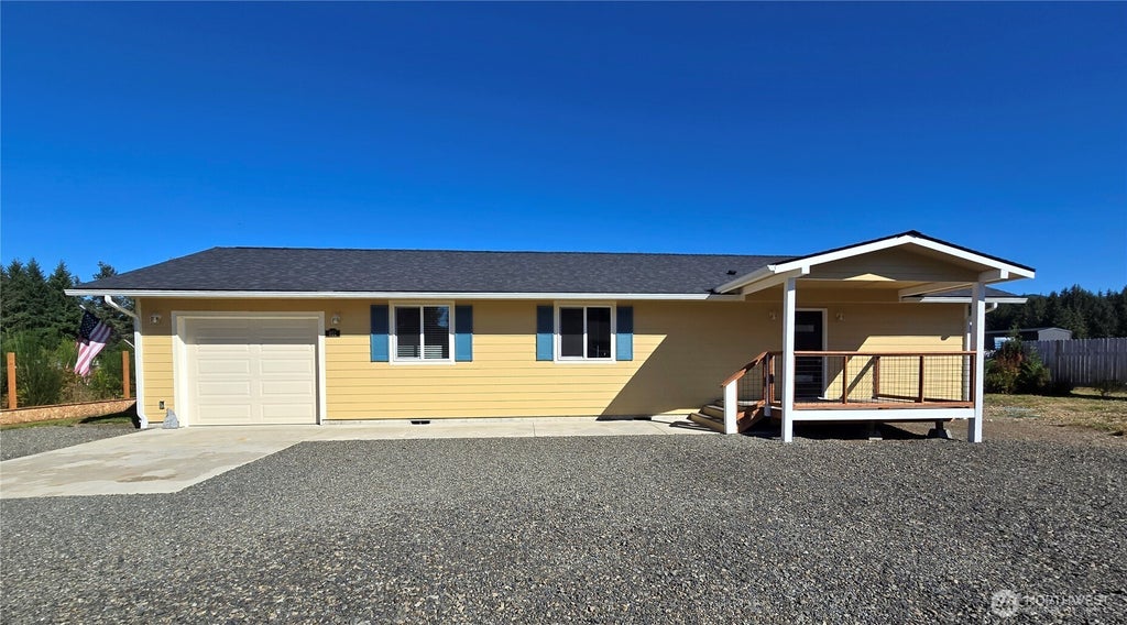 Photo of 851 Thomas Street, Forks, WA 98331 (MLS # 2586723)