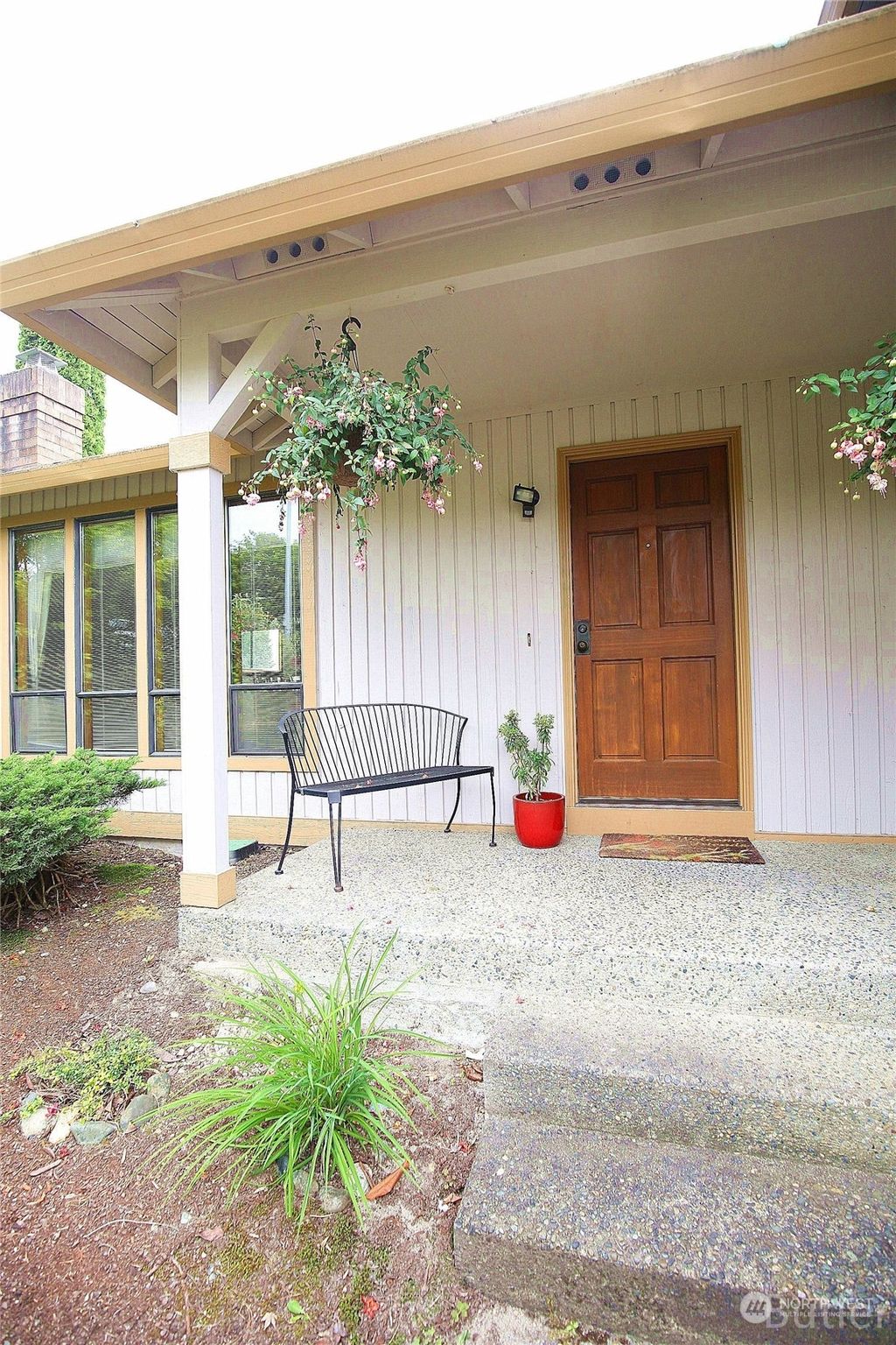 Photo of 13611 SE 18th Street, Bellevue, WA 98005 (MLS # 2324011)