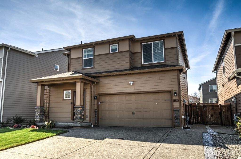 Photo of 18936 112th Avenue Ct E, Puyallup, WA 98374 (MLS # 2502968)