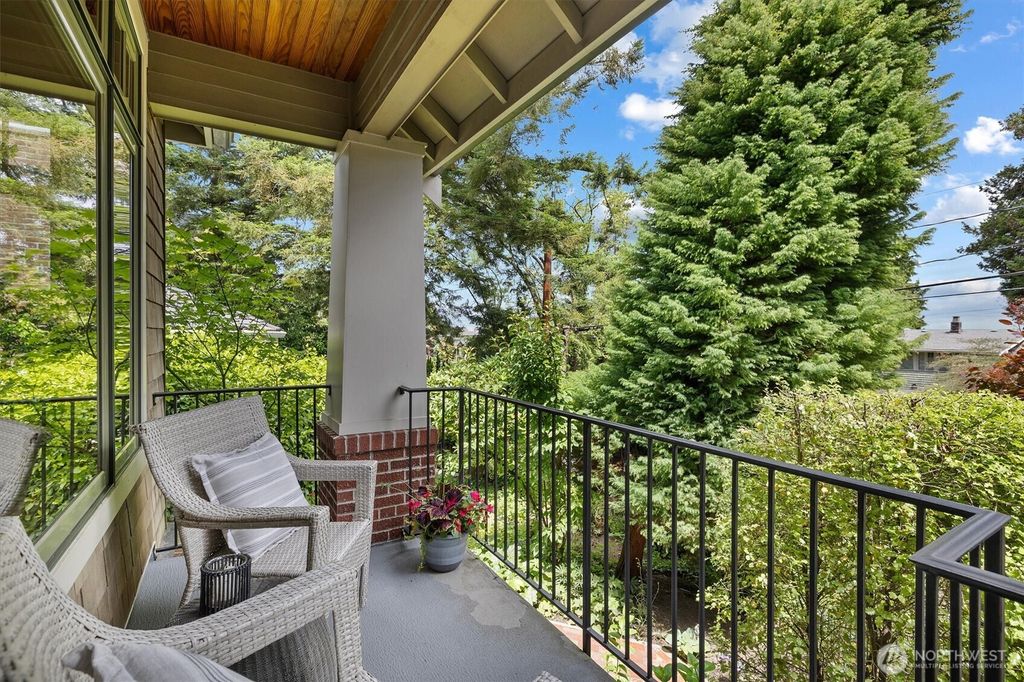 Photo of 1521 36th Avenue, Seattle, WA 98122 (MLS # 2351861)