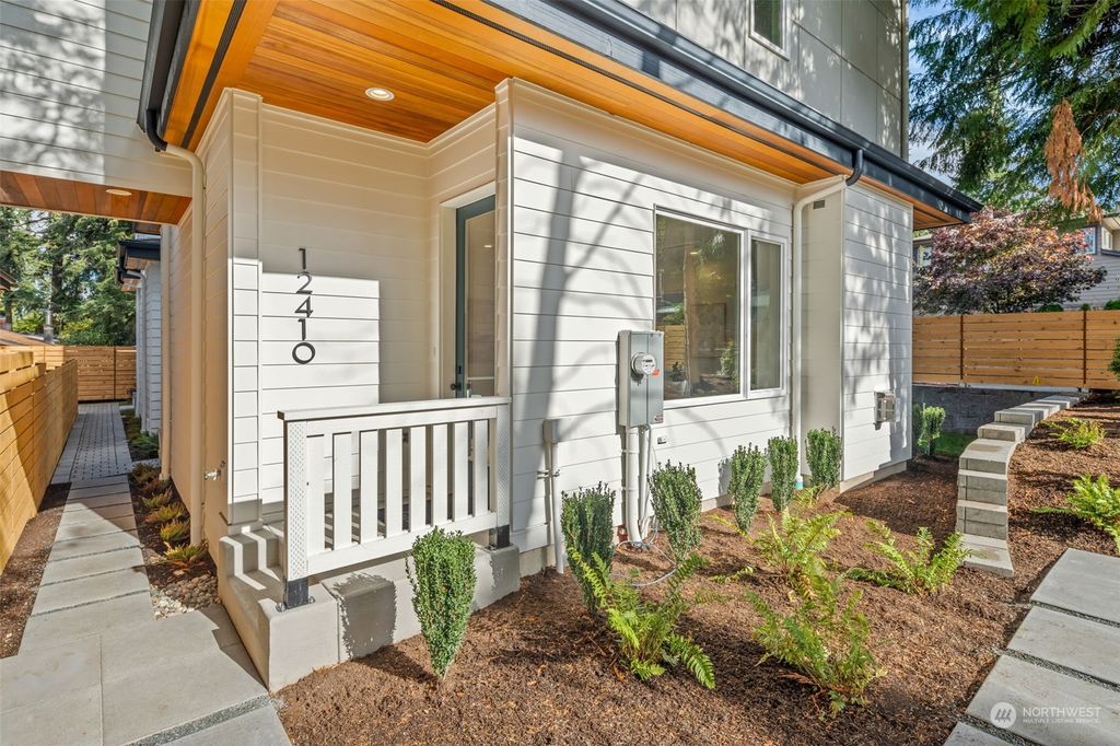 Photo of 12410 NE 75th Street, Kirkland, WA 98033 (MLS # 2304560)