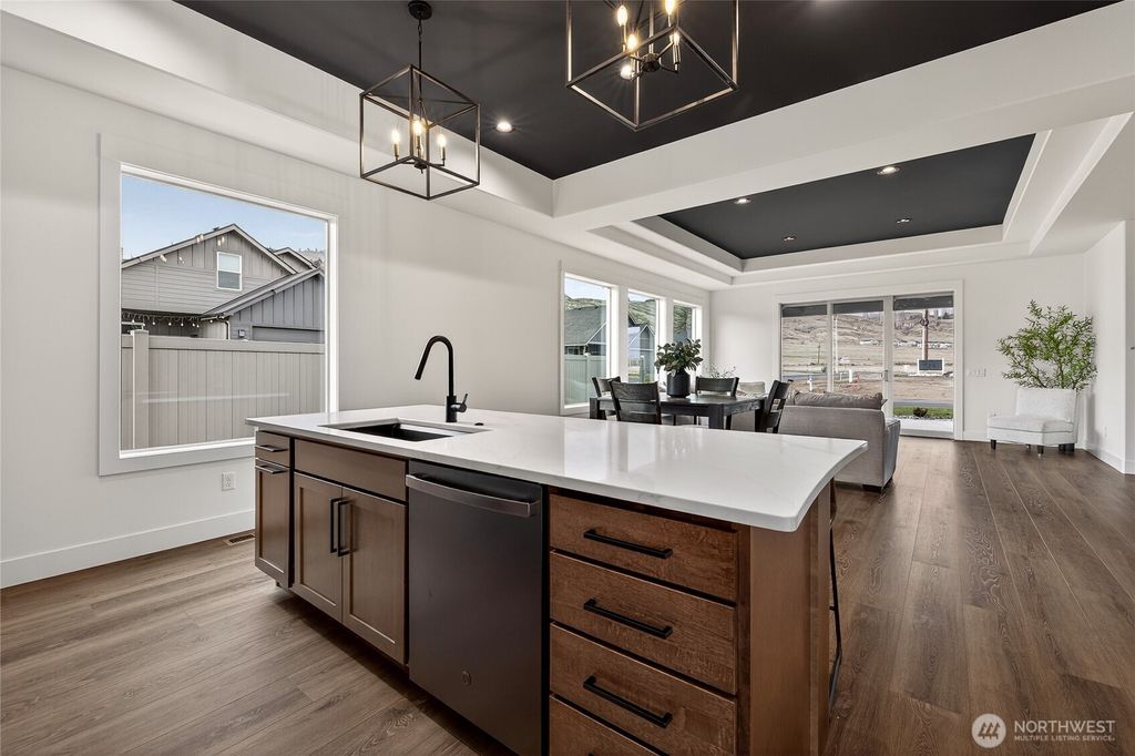 Photo of 906 Racine Springs Drive, Wenatchee, WA 98801 (MLS # 2468389)