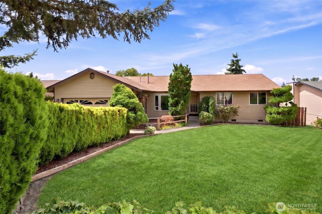 Photo of 2006 64th Avenue NE, Tacoma, WA 98422 (MLS # 2558113)