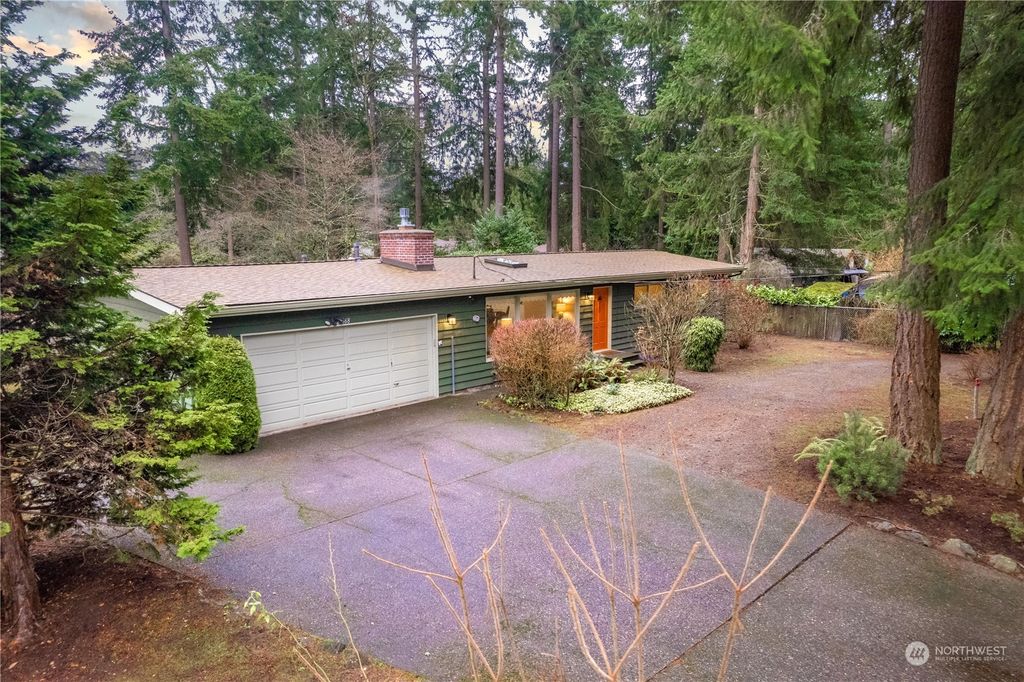 Photo of 20668 Marine View Drive SW, Normandy Park, WA 98166 (MLS # 2028586)