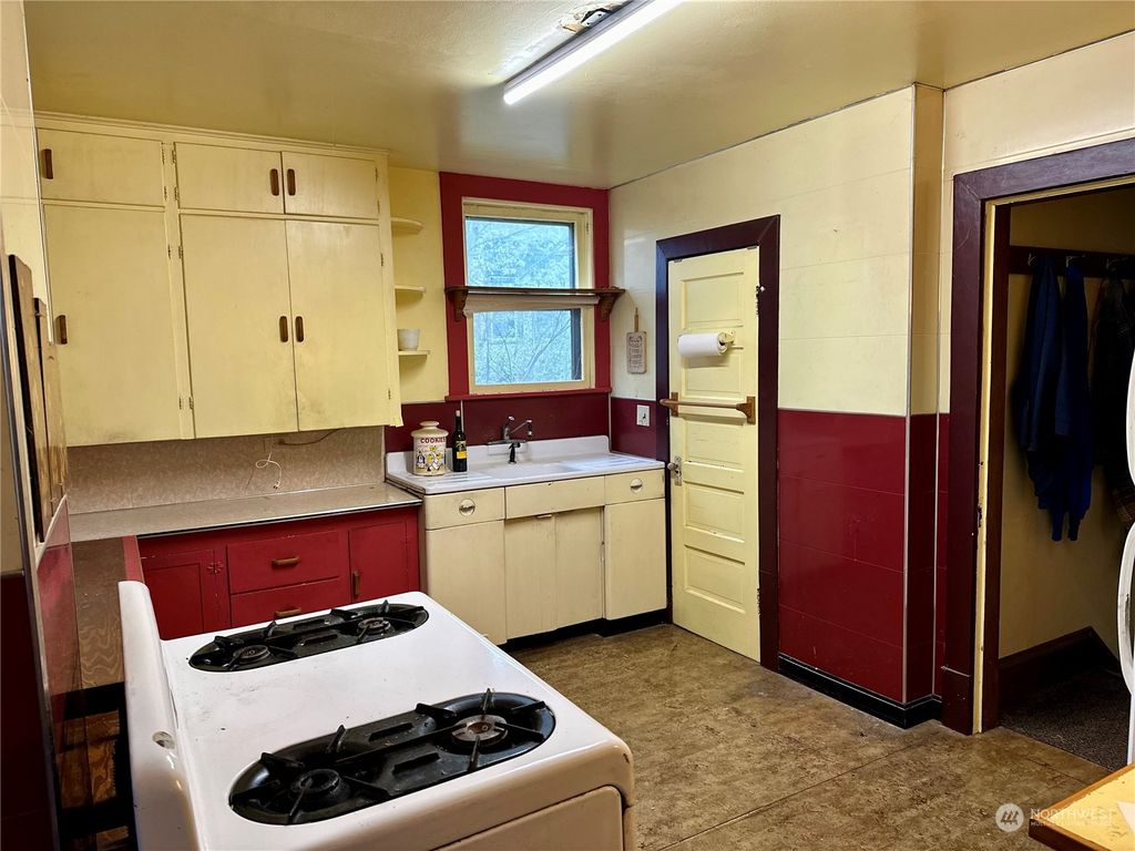 Photo of 1607 E Jefferson Street, Seattle, WA 98122 (MLS # 2214088)