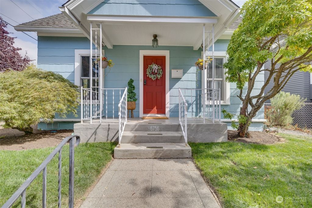 Photo of 6756 23rd Avenue NW, Seattle, WA 98117 (MLS # 2283320)