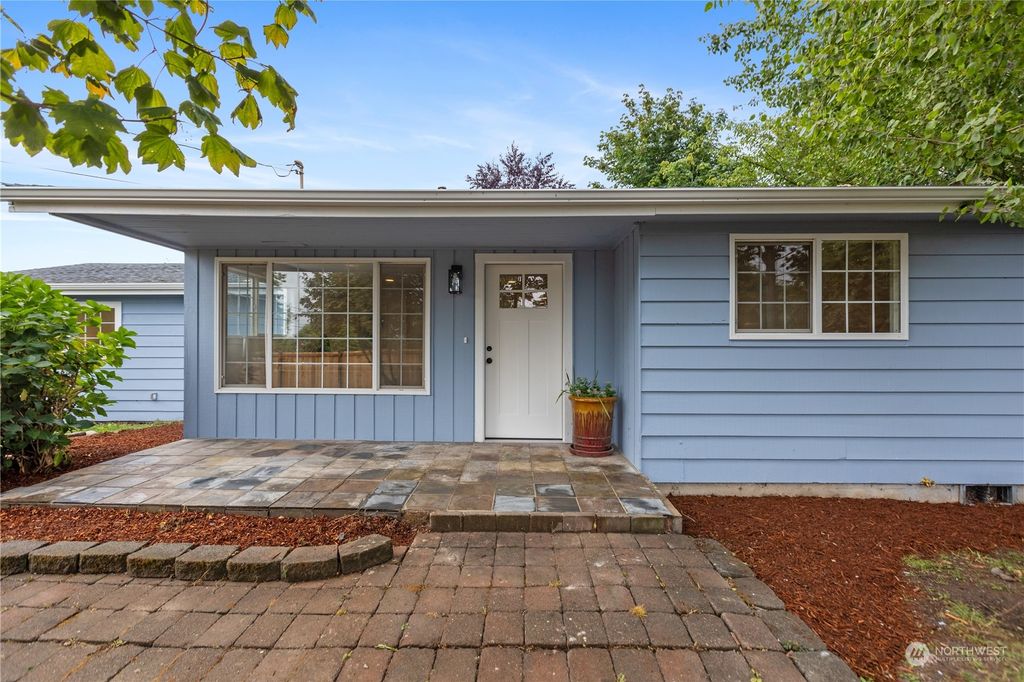 Photo of 14616 36th Avenue W, Lynnwood, WA 98087 (MLS # 2156534)