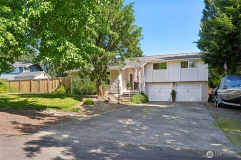 Photo of 6221 81st Street E, Puyallup, WA 98371 (MLS # 2544570)