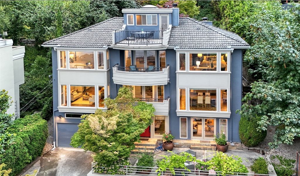 Photo of 1107 Lakeside Avenue S, Seattle, WA 98144 (MLS # 2287028)