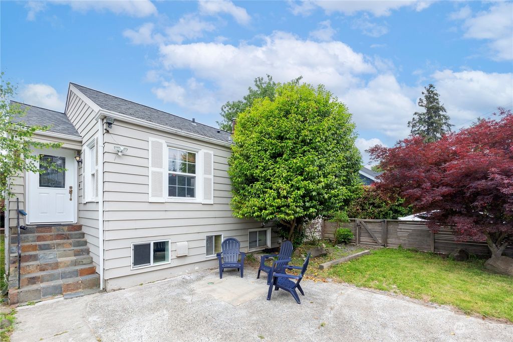 Photo of 6675 SW Beveridge Place, Seattle, WA 98136 (MLS # 2237657)