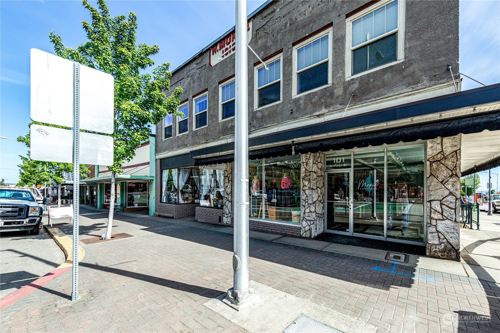 104 N Laurel Street