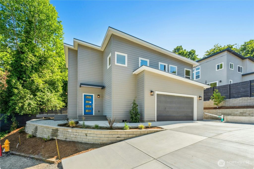 Photo of 3015 SW Harbor Lane, Seattle, WA 98126 (MLS # 2391043)