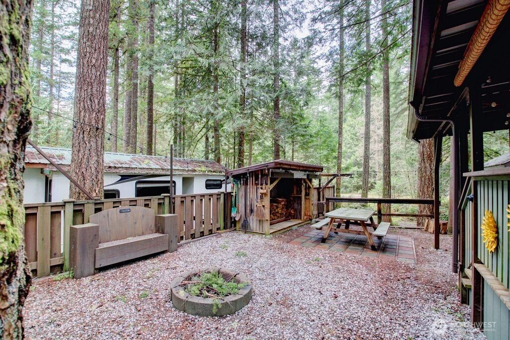 Photo of 122 Schinn Canyon Circle, Deming, WA 98244 (MLS # 2509752)