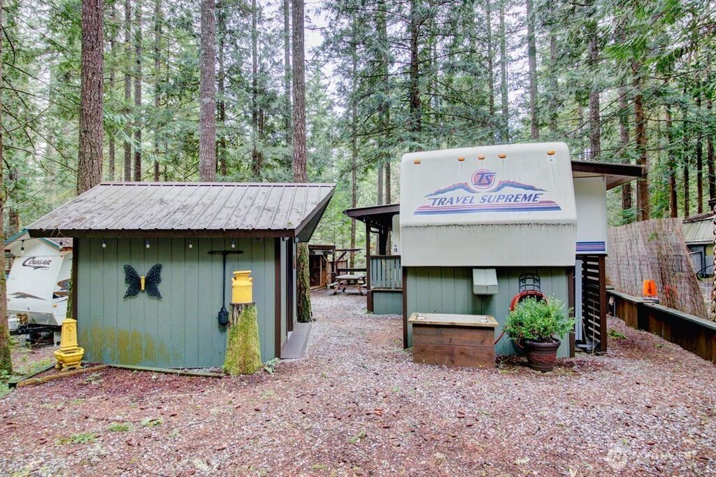 Photo of 122 Schinn Canyon Circle, Deming, WA 98244 (MLS # 2509752)