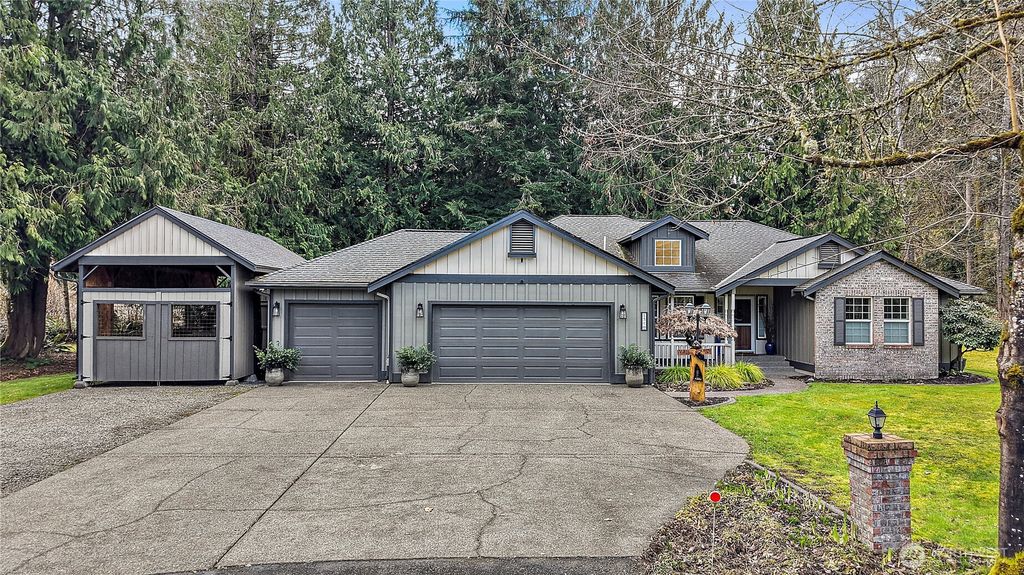 Photo of 1510 199th Avenue E, Lake Tapps, WA 98391 (MLS # 2488138)