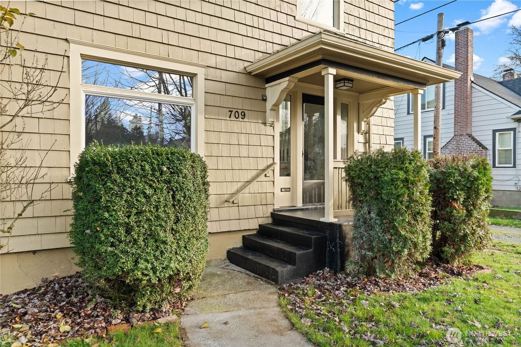 Photo of 709 S Cedar Street, Tacoma, WA 98405 (MLS # 2456686)