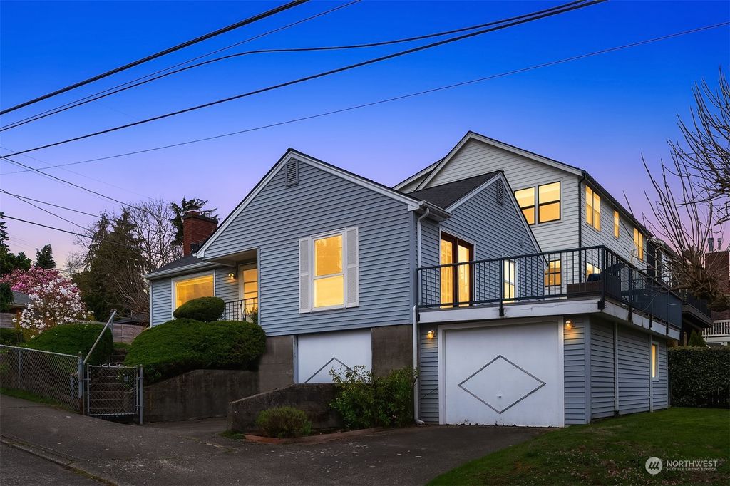 Photo of 8902 17th Avenue NE, Seattle, WA 98115 (MLS # 2214463)