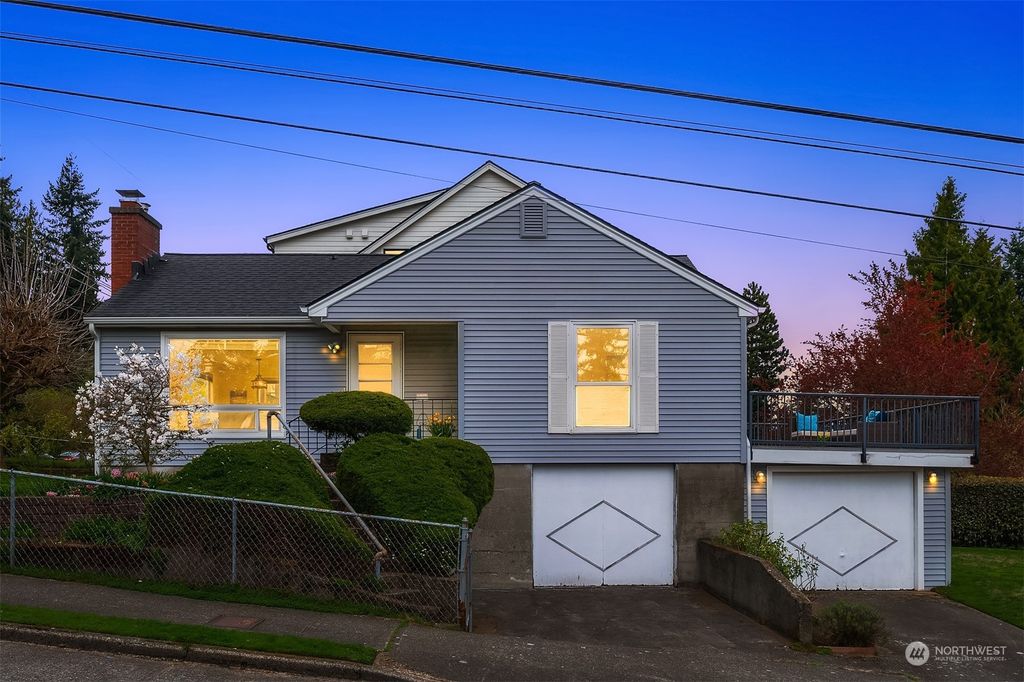 Photo of 8902 17th Avenue NE, Seattle, WA 98115 (MLS # 2214463)