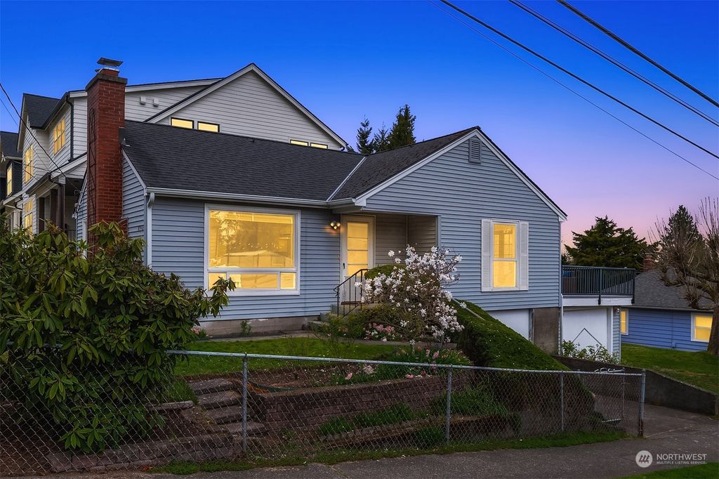 Photo of 8902 17th Avenue NE, Seattle, WA 98115 (MLS # 2214463)