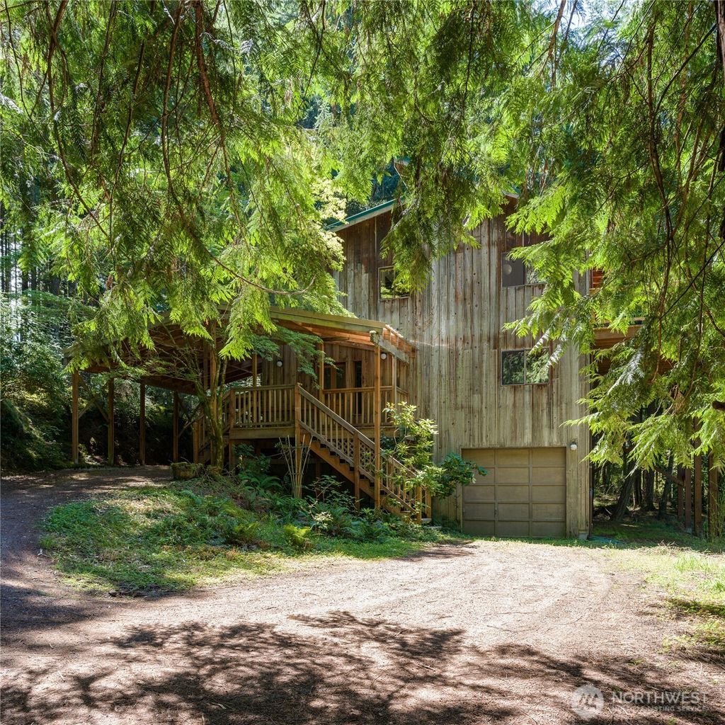 Photo of 76 Lookout Loop LOOP, Orcas Island, WA 98245 (MLS # 2557031)
